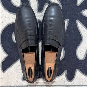 M Gemi black leather loafers